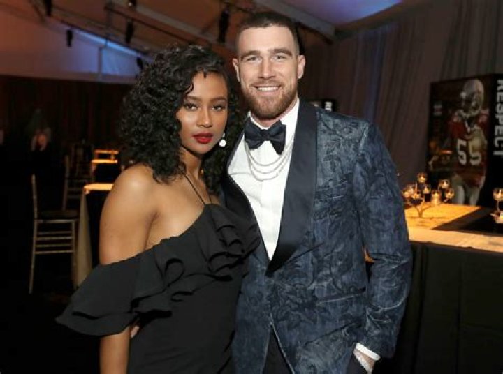 Who Is Derrick Jones Jr Wife or Girlfriend Shakara? More On His Parents & Married Life